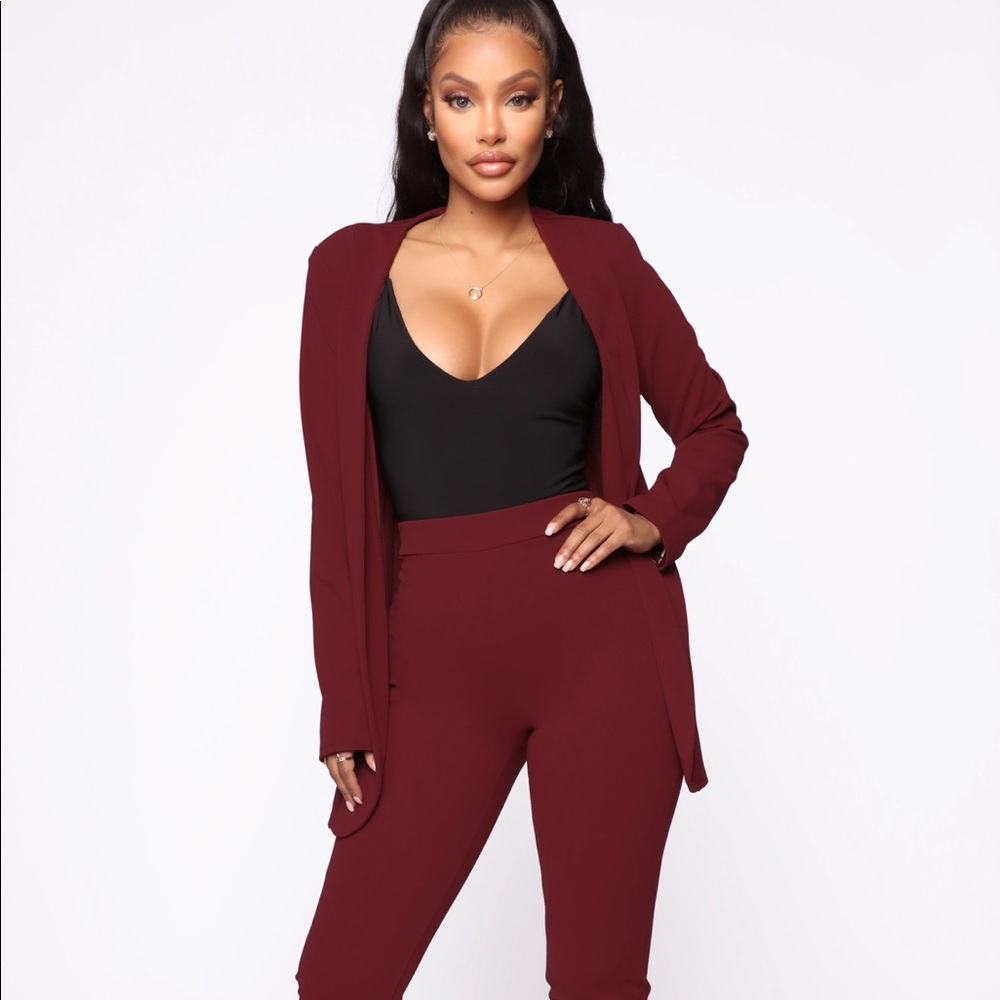 Fashion Nova - Payin’ It Forward Blazer Set - Burgundy